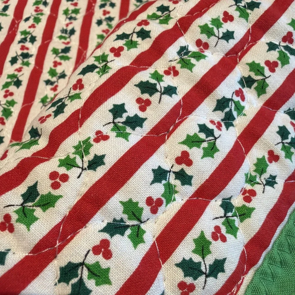 Vtg Christmas Table Runner 2 Sided Red Green Holly 67